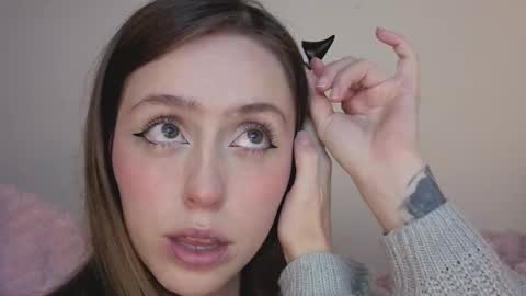     online show from 11-06-25, 03:40