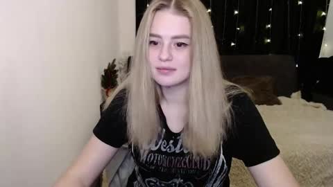 sofia_rosemary online show from 12-24-24, 11:17