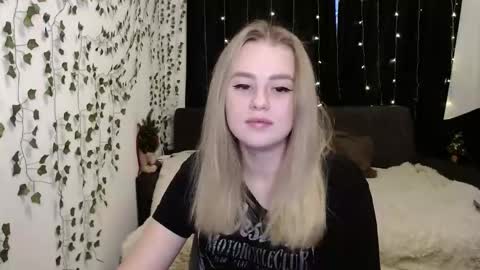sofia_rosemary online show from 12-28-24, 12:24