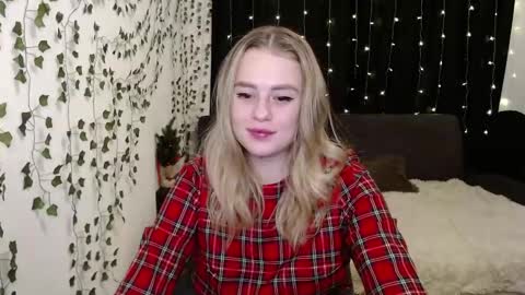 sofia_rosemary online show from 12-30-24, 01:47