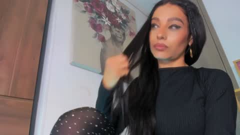 laura online show from 12-22-24, 03:22