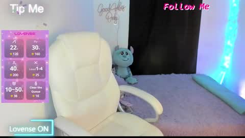 Sofia Thomson online show from 01-17-25, 10:33