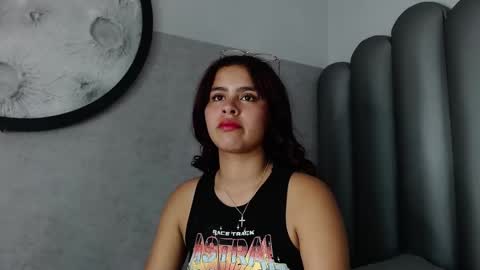 Snapshot of sofia_villareal chatting on 09-30-25, 12:37 Sofa online show from 09-30-25, 12:37