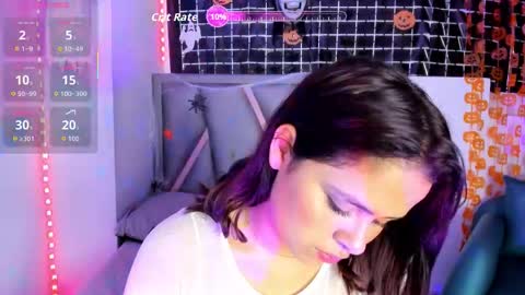 Snapshot of sofia_villareal chatting on 10-22-25, 01:11 Sofa online show from 10-22-25, 01:11