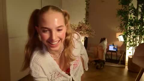 Sofia online show from 10-28-25, 04:53