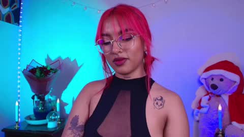 Snapshot of sofiaafoxx chatting on 12-13-24, 01:37 Sofia online show from 12-13-24, 01:37