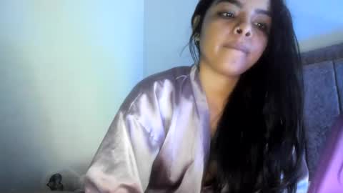 Danna Sofia online show from 10-11-25, 05:50