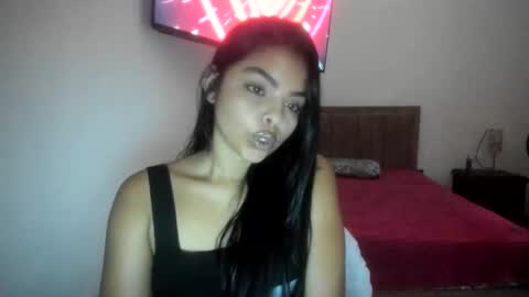 Danna Sofia online show from 10-21-25, 08:53