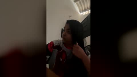 Danna Sofia online show from 12-17-25, 12:55