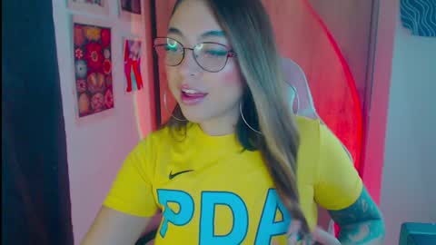 Snapshot of sofiacarti_ chatting on 12-28-24, 12:15       online show from 12-28-24, 12:15