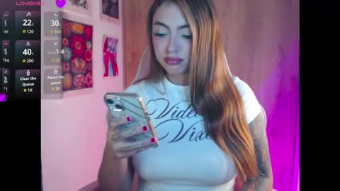 Snapshot of sofiacarti_ chatting on 09-20-25, 04:02       online show from 09-20-25, 04:02