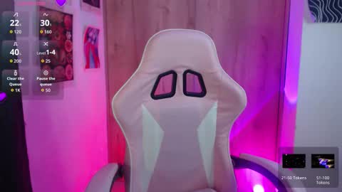 Snapshot of sofiacarti_ chatting on 10-24-25, 05:37       online show from 10-24-25, 05:37