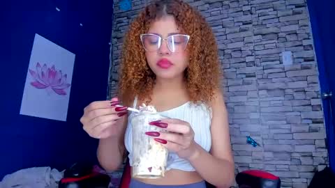 sofiacastillo01 online show from 02-11-25, 01:20