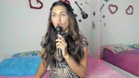 sofiacruz16 online show from 11-11-25, 02:33