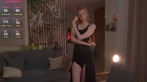 Sofia Help me overcome shynes with 100 thumbs up online show from 10-31-25, 08:32