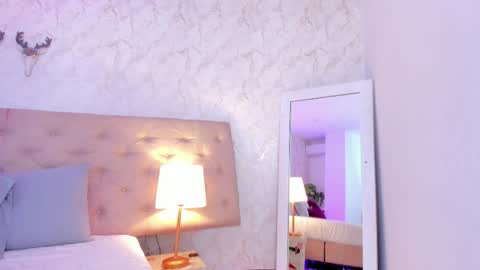 Snapshot of sofiareyees chatting on 11-12-25, 01:55 SofiaReyees online show from 11-12-25, 01:55