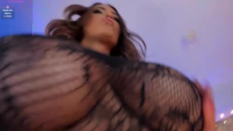 Snapshot of sofiareyesx1 chatting on 11-24-25, 09:36 Sofia Reyes online show from 11-24-25, 09:36