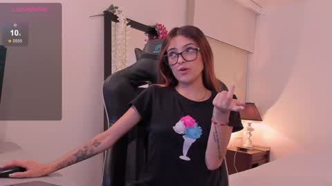 Snapshot of sofiarouge_ chatting on 02-04-25, 08:06 Sofia  Help me reach 5K followers  online show from 02-04-25, 08:06