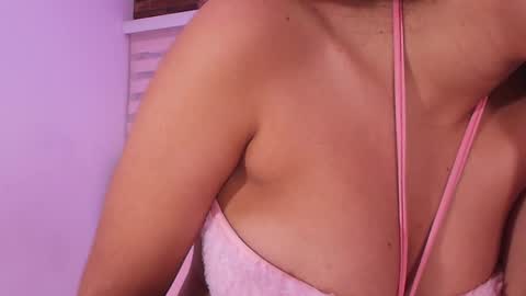 Snapshot of sofiavelezz_ chatting on 05-07-26, 11:59 Sofia Velez online show from 05-07-26, 11:59