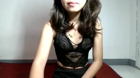 Snapshot of sofiaveloure chatting on 07-27-26, 10:39 Sofia online show from 07-27-26, 10:39