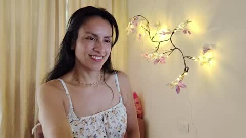Sofi Bella online show from 05-17-26, 08:05