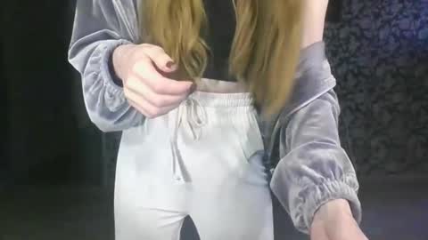 Snapshot of sofibuterfly chatting on 03-10-25, 03:01 SofiButerfly online show from 03-10-25, 03:01