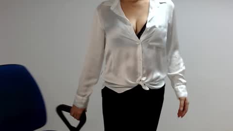 Sofie Velvet online show from 02-06-25, 09:00