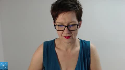 Sofie Velvet online show from 12-18-25, 07:25