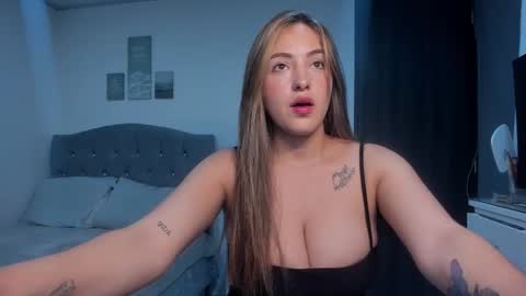 Snapshot of sofii_100 chatting on 12-03-25, 08:18 Sofi online show from 12-03-25, 08:18