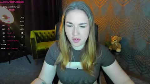 sofii_darling online show from 04-27-26, 05:00