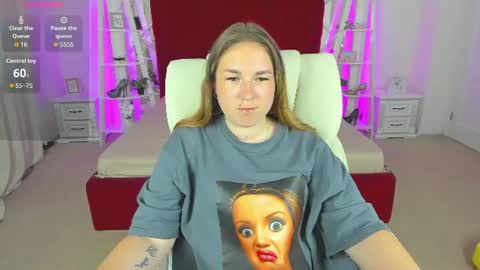 Snapshot of sofii_darling chatting on 06-11-26, 05:00 sofii_darling online show from 06-11-26, 05:00