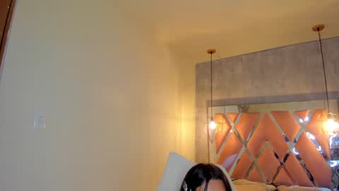 Snapshot of sofii_miller_ chatting on 12-20-24, 10:11 online show from 12-20-24, 10:11