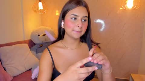 Snapshot of sofii_miller_ chatting on 02-22-25, 06:19 online show from 02-22-25, 06:19