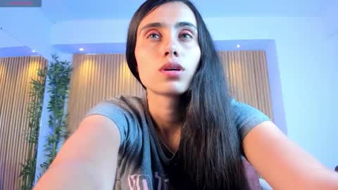 Sofiia  Everyday From 1400 to 2200 Col Time online show from 12-01-25, 06:02