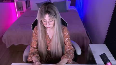 Sofia online show from 10-13-25, 04:12