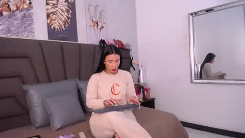 Snapshot of sofiperez_ chatting on 05-17-26, 11:17 online show from 05-17-26, 11:17