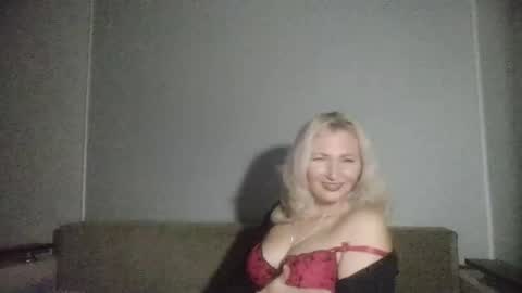 Snapshot of sofishine11 chatting on 11-05-25, 05:46 Sofi online show from 11-05-25, 05:46