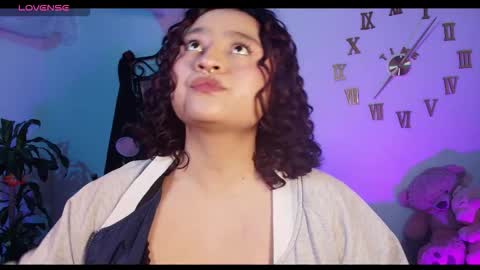 Demi Sofia online show from 12-19-25, 09:33