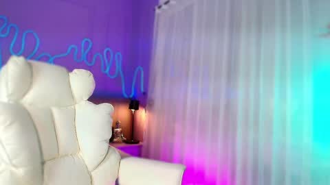 Sofi online show from 04-25-26, 01:41