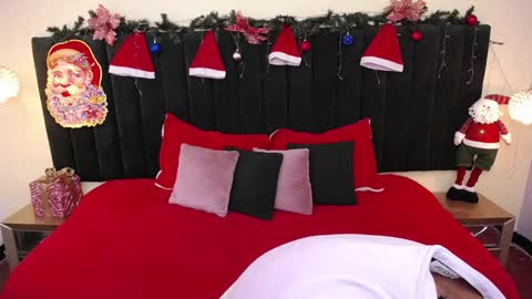 Cam and Amy online show from 12-22-25, 07:55