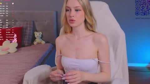 Snapshot of soft_babe chatting on 04-30-26, 08:15 Milisa online show from 04-30-26, 08:15