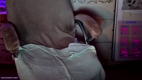 Snapshot of soft_body chatting on 12-16-24, 01:00 Hi Im Sofia online show from 12-16-24, 01:00