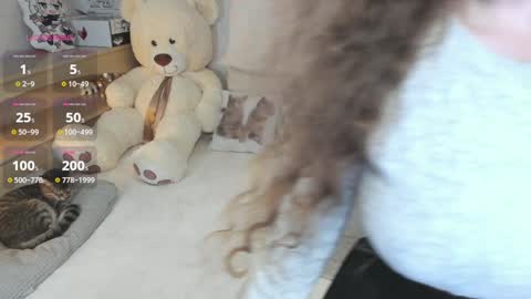 Mia online show from 12-03-24, 07:44