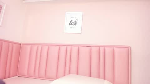 Snapshot of soft_rose_ chatting on 12-14-25, 11:37 Rose online show from 12-14-25, 11:37