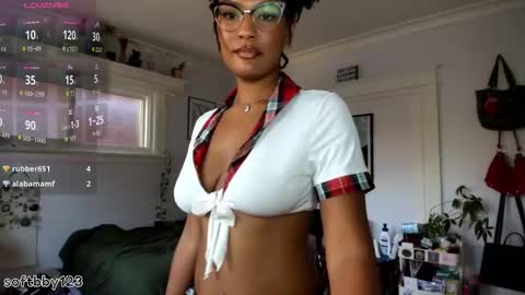 Snapshot of softbby123 chatting on 10-03-25, 07:33 Chloe Kiwi online show from 10-03-25, 07:33