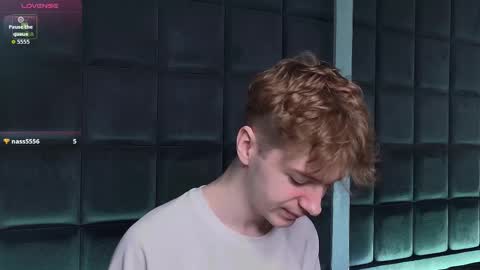 Snapshot of softcrave chatting on 11-30-25, 08:46 PAUL online show from 11-30-25, 08:46