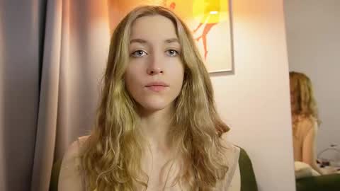 Snapshot of softdreamer_ chatting on 11-19-25, 02:28 softdreamer_ online show from 11-19-25, 02:28