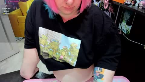 Snapshot of softie_sofy chatting on 05-02-26, 01:21 Sofie online show from 05-02-26, 01:21