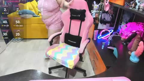 Snapshot of softie_sofy chatting on 05-07-26, 03:45 Sofie online show from 05-07-26, 03:45