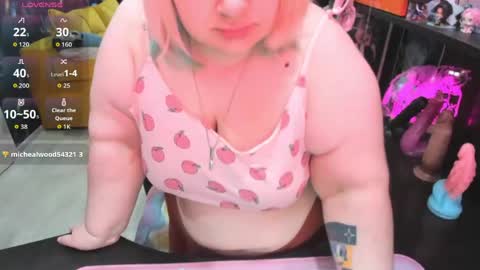 Snapshot of softie_sofy chatting on 06-09-26, 01:39 Sofie online show from 06-09-26, 01:39